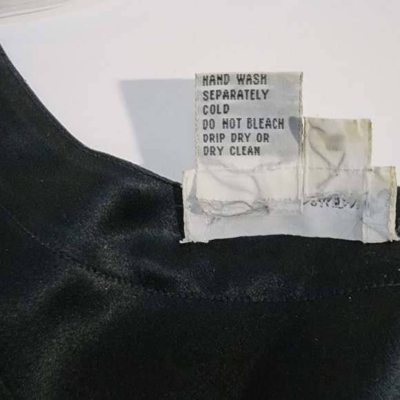 SAKS FIFTH AVENUE  Women's Black silk Sleeveless top with satin trim size M - Picture 8 of 9